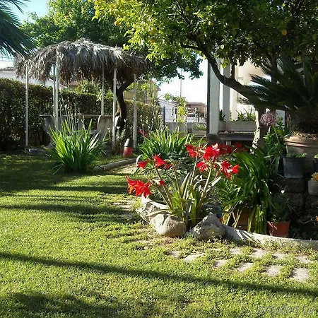 Giardino Degli Aranci فندق مبيت وإفطار 2*