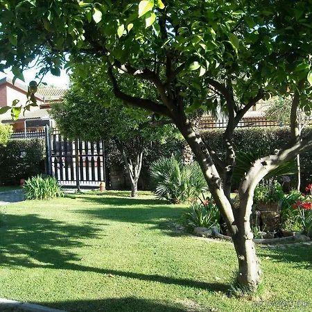 Giardino Degli Aranci فندق مبيت وإفطار 2*